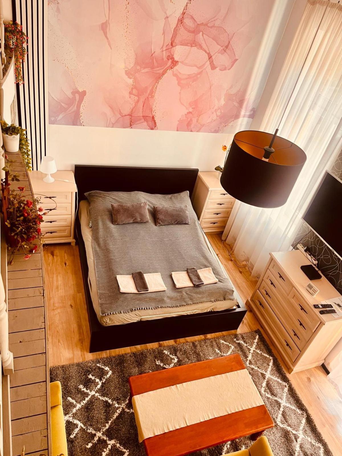 Kalvaria With Balcony, Free Parking And Ac Boedapest