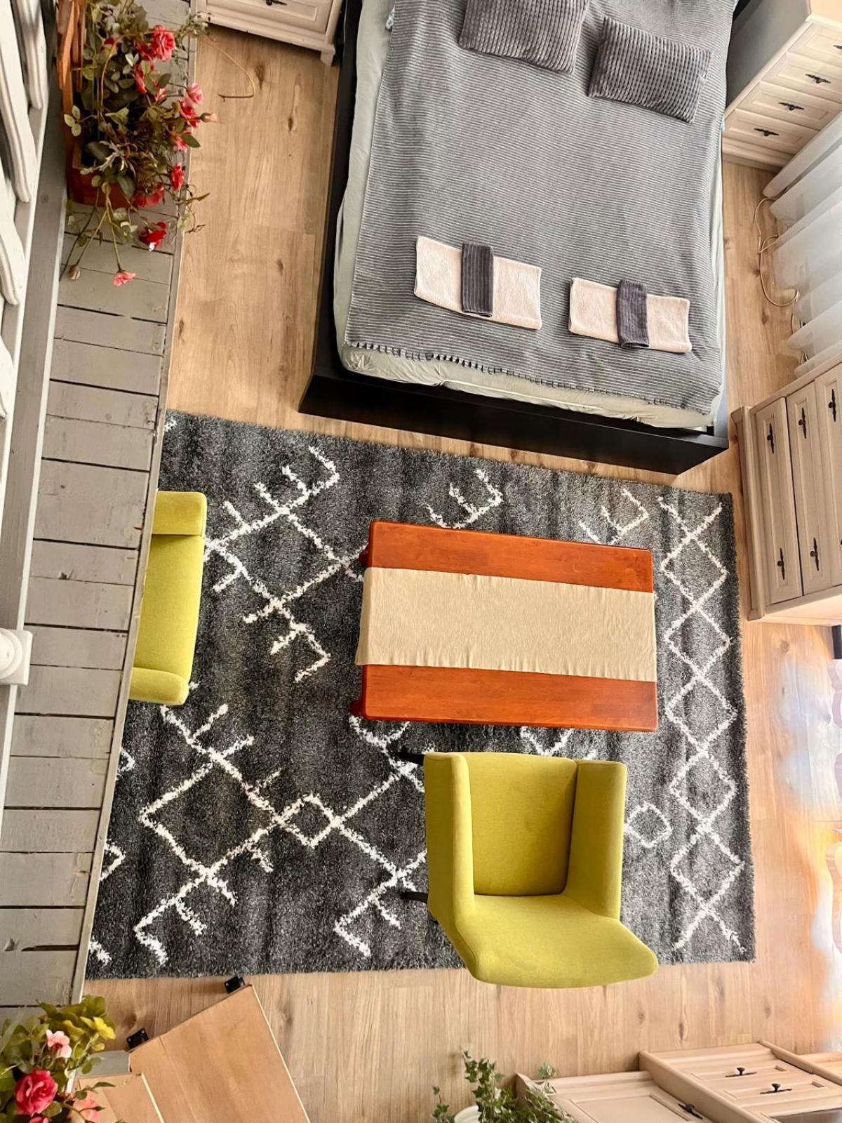 Appartement Kalvaria With Balcony, Free Parking And Ac Boedapest